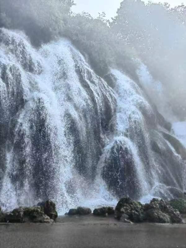 龙地逃生