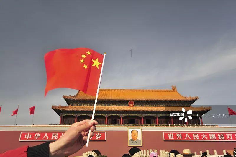 拯救电力塔的泰坦
