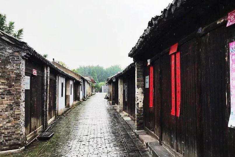 逃离奇异森林